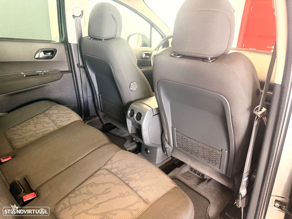 Peugeot 3008 1.6 HDi Executive - 12
