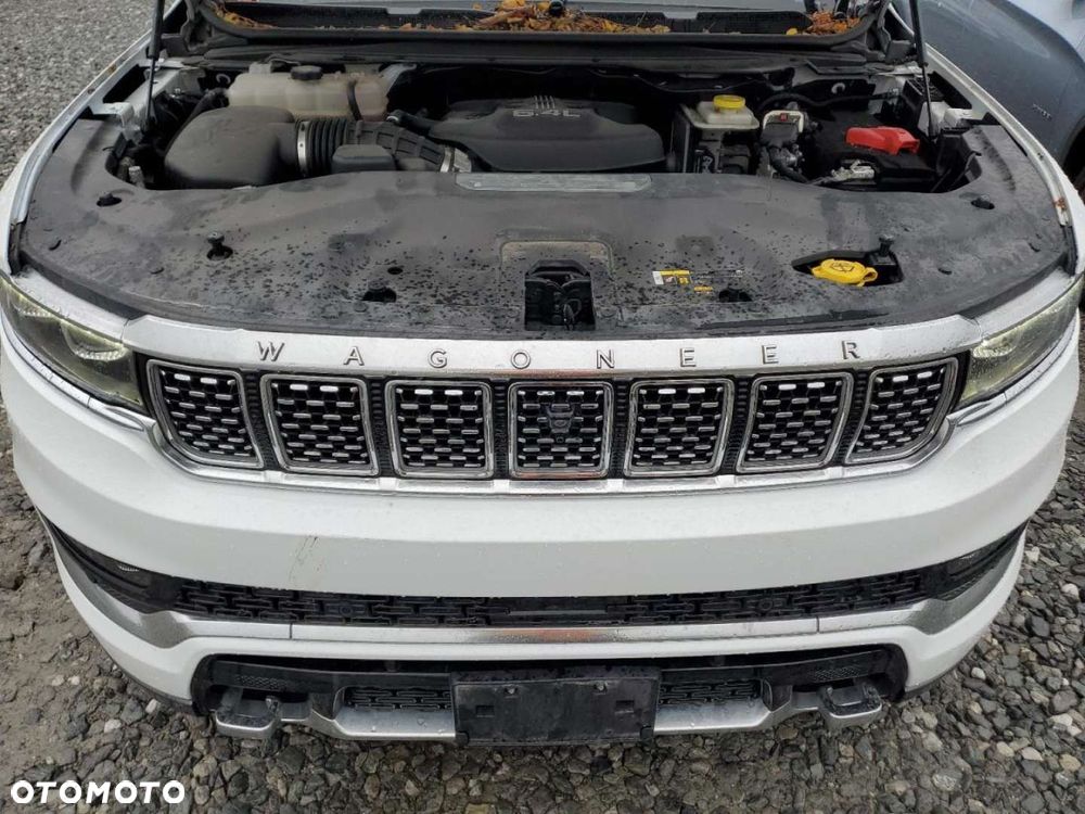 Jeep Grand Wagoneer - 6