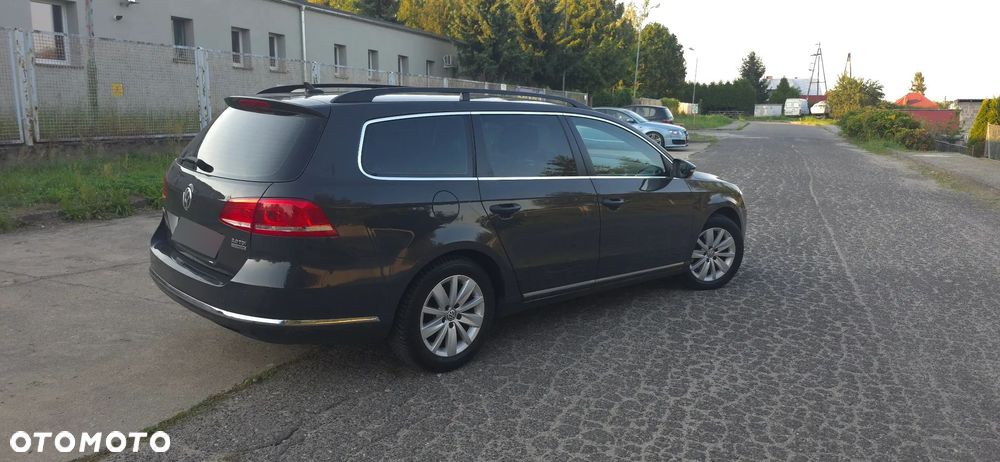 Volkswagen Passat 2.0 TDI Comfortline DSG - 8