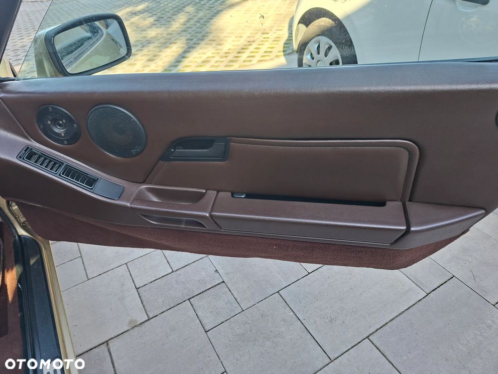 Porsche 928 - 23