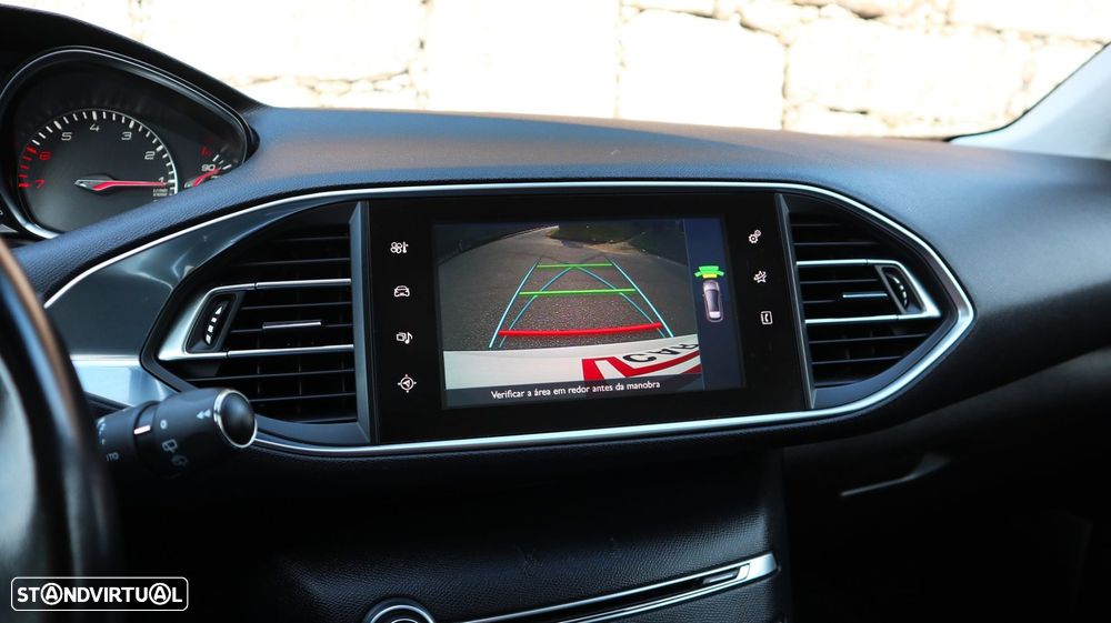 Peugeot 308 1.2 PureTech Allure EAT6 - 23
