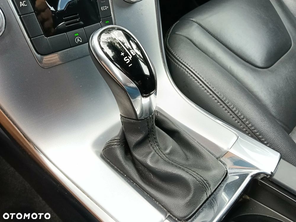 Volvo XC 60 D3 Geartronic Summum - 22