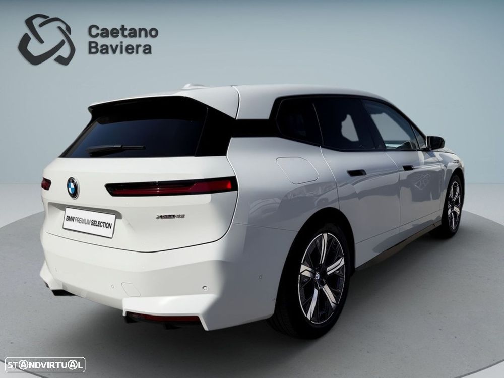 BMW ix xDrive 45 - 8