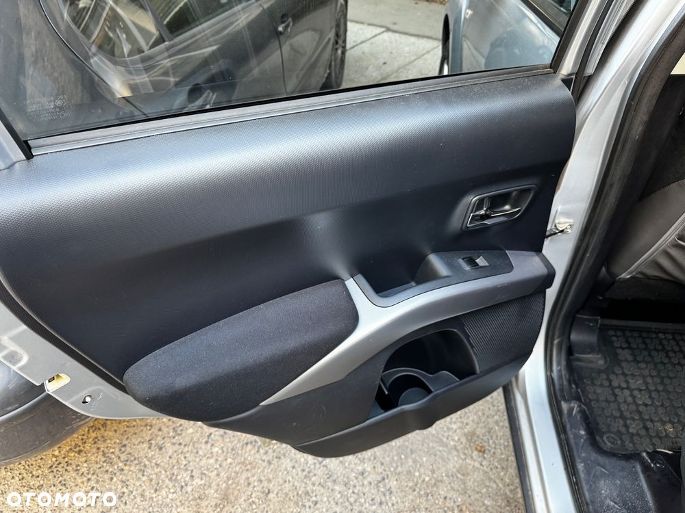 Mitsubishi Outlander 2.2 DID Intense + - 13