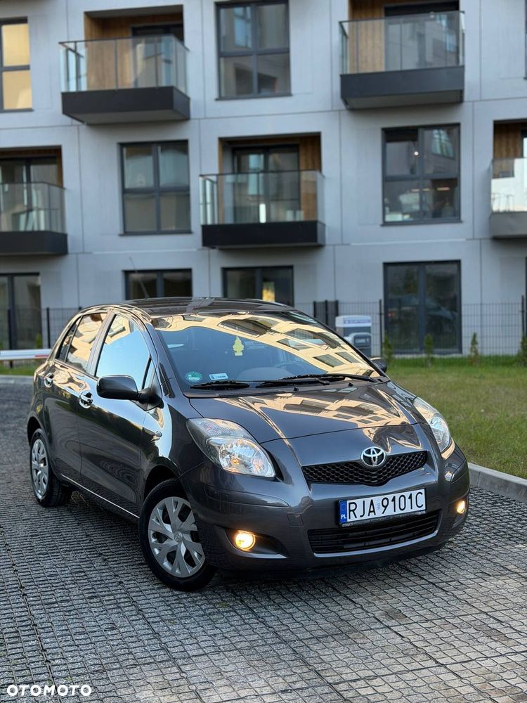 Toyota Yaris 1.33 Prestige - 1