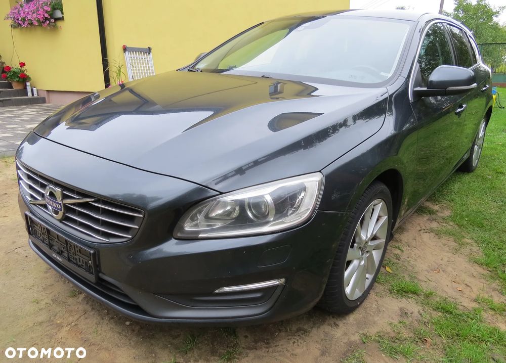 VOLVO V60 I LIFT LAKIER 492-46 2.0 D4 D4204T14 NA CZĘŚCI
