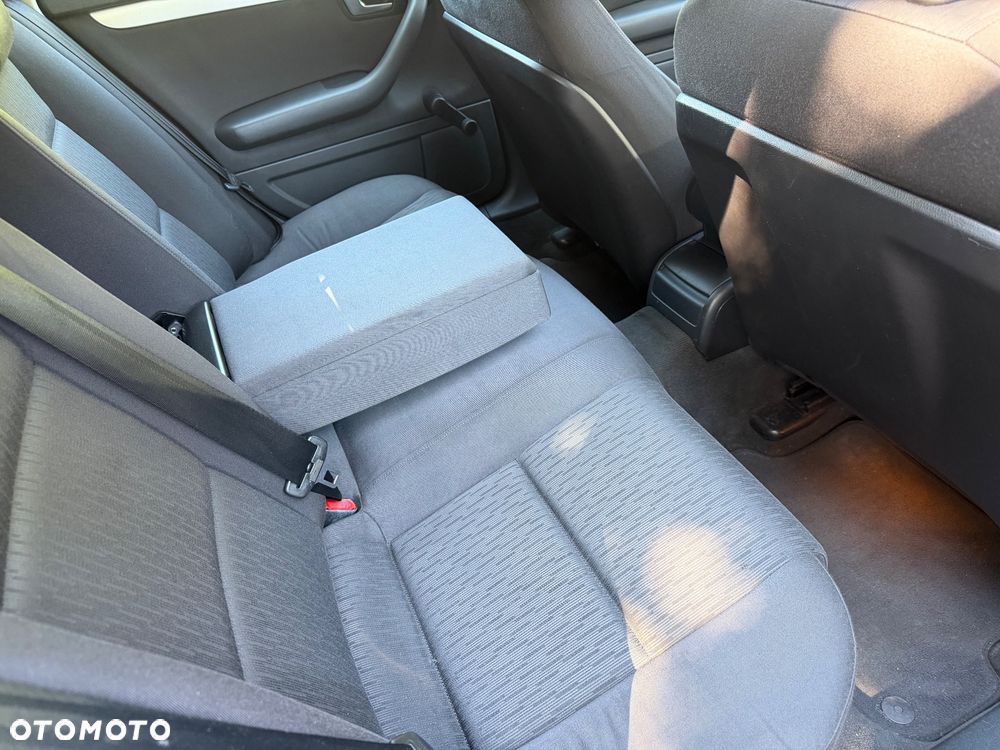 Audi A4 Limousine - 26