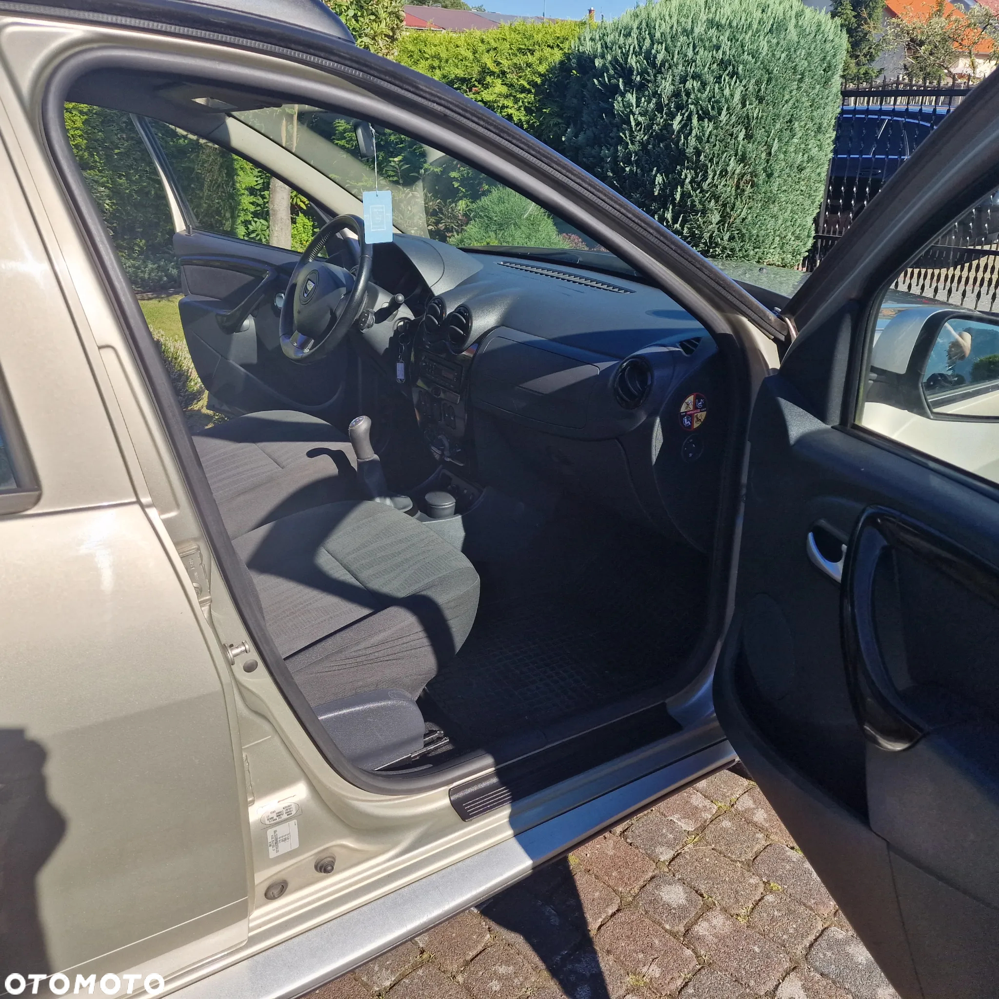 Dacia Duster 1.6 16V 4x2 Laureate - 10
