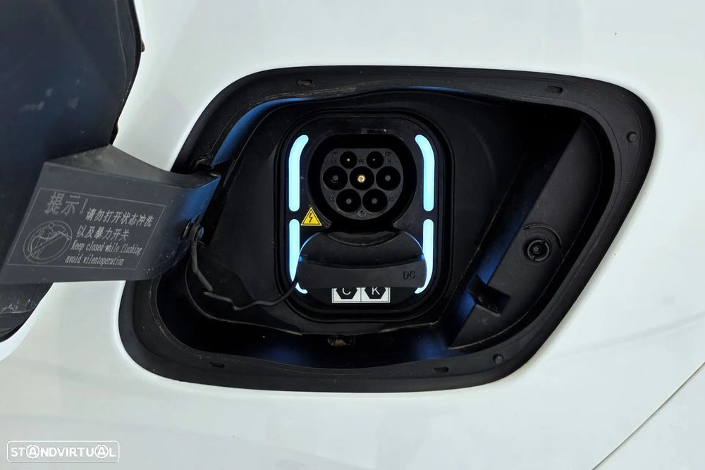 MG MG4 64 kWh Luxury - 31