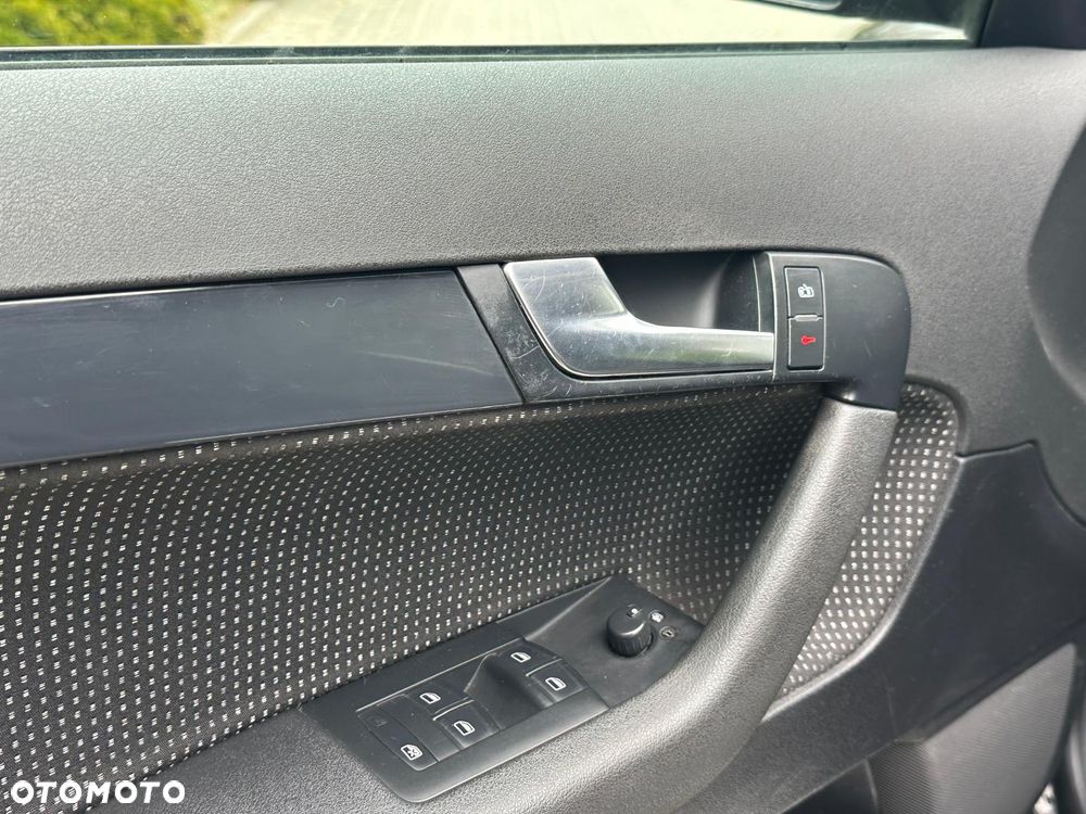 Audi A3 Sportback 1.6 Ambiente - 9