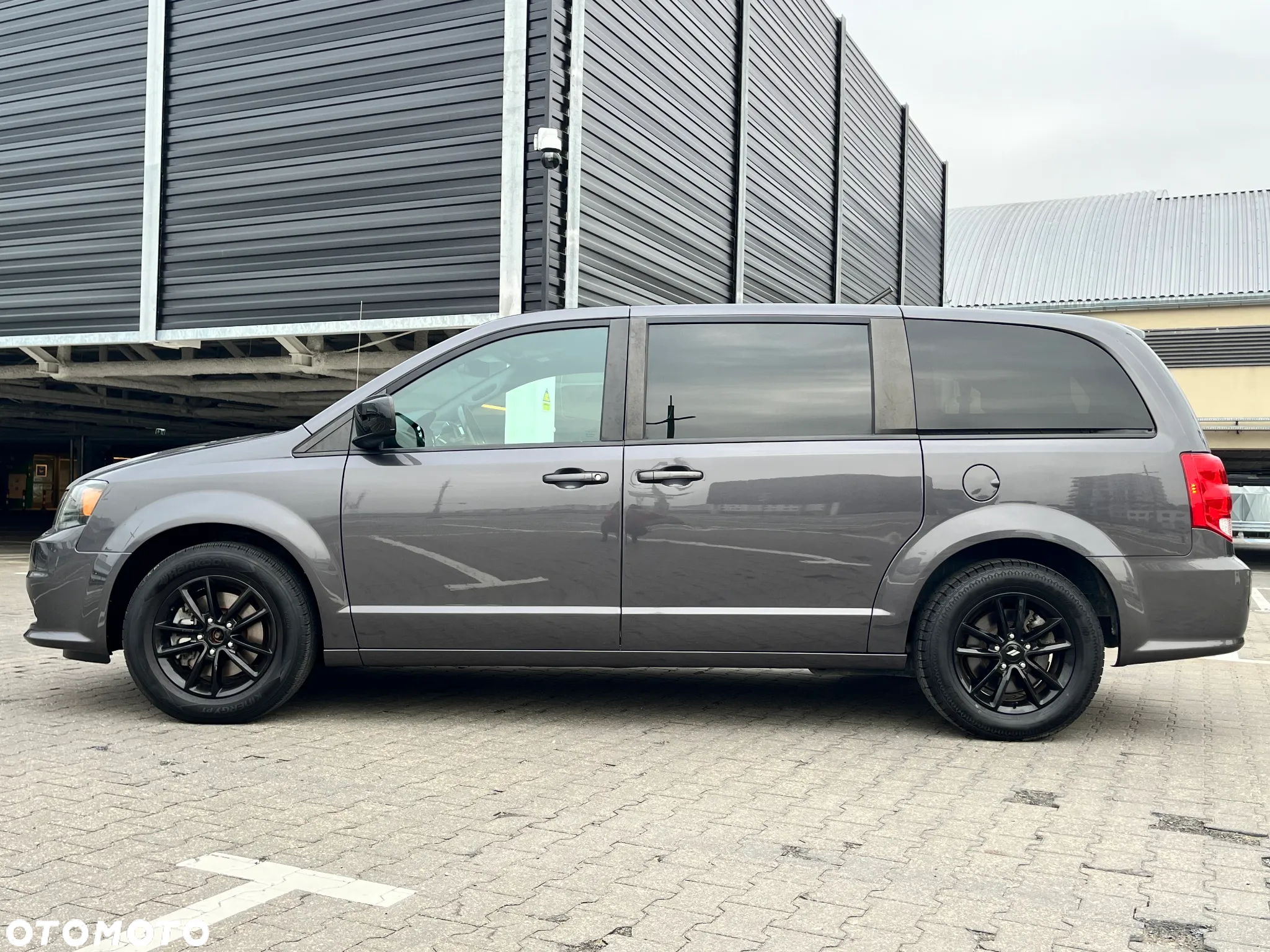 Dodge Grand Caravan - 16
