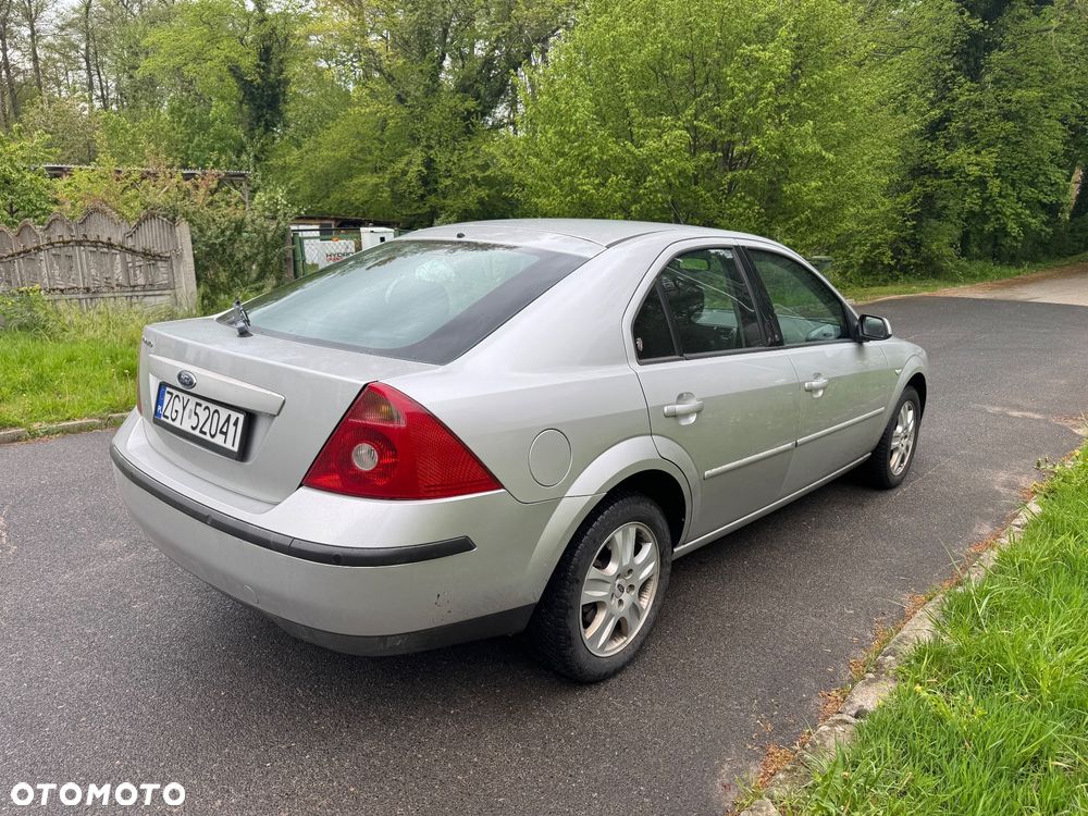 Ford Mondeo 1.8 Ghia - 4