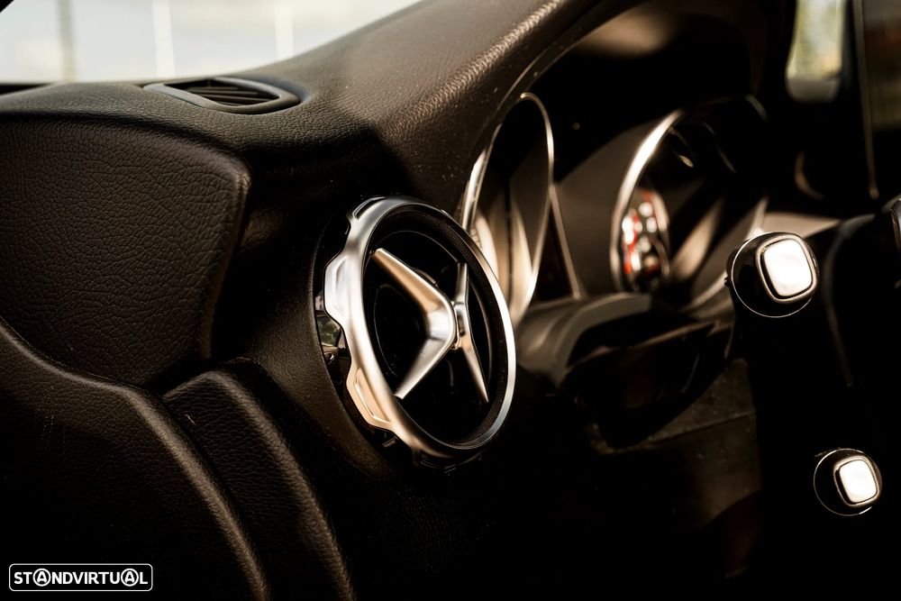 Mercedes-Benz GLA 200 d 4Matic 7G-DCT AMG Line - 18