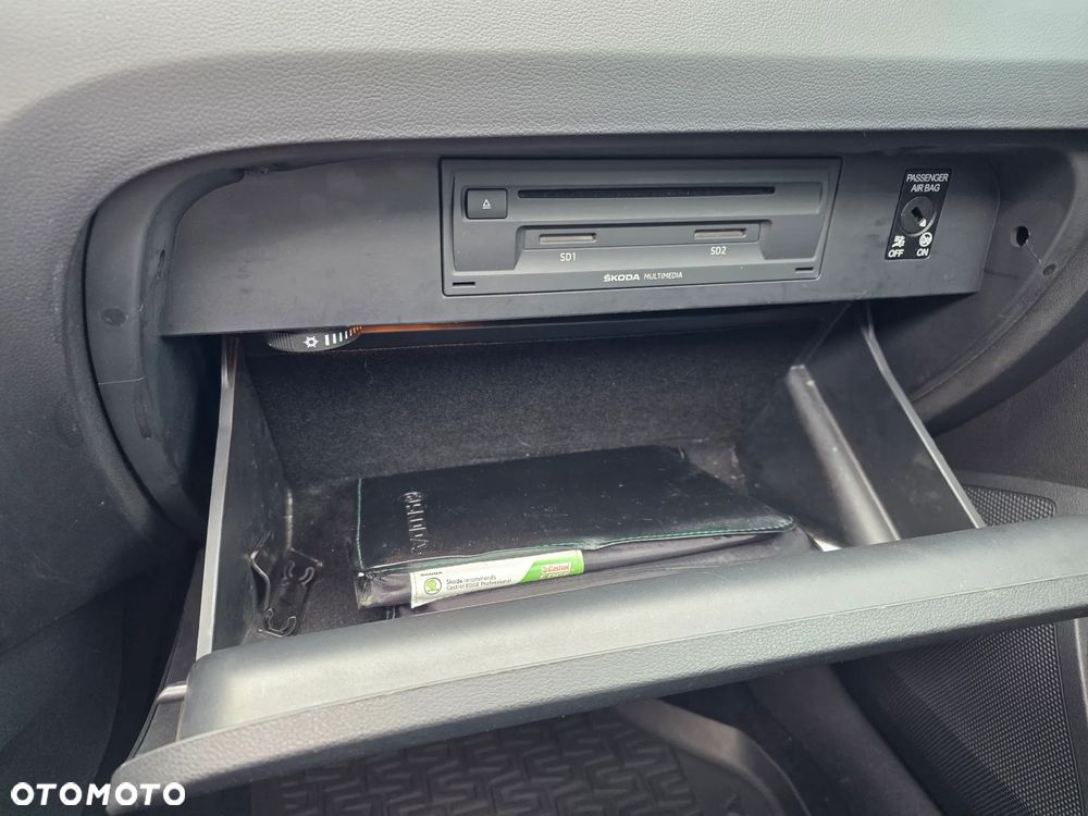 Skoda Octavia 2.0 TDI (Green tec) DSG RS - 31