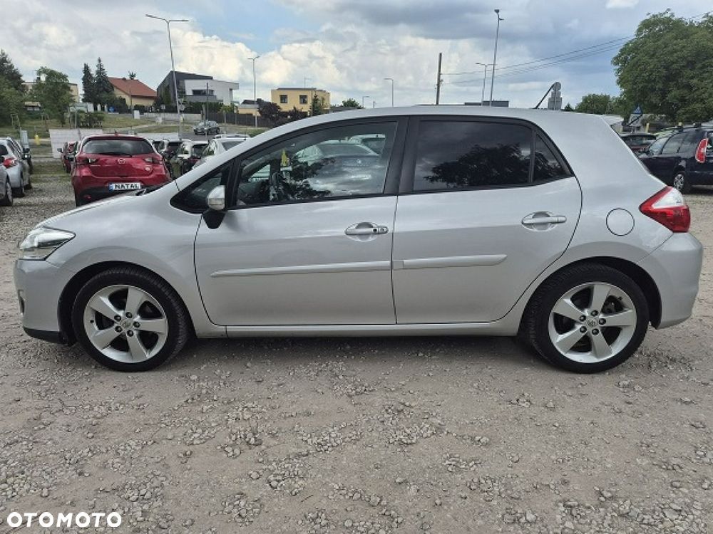 Toyota Auris - 11