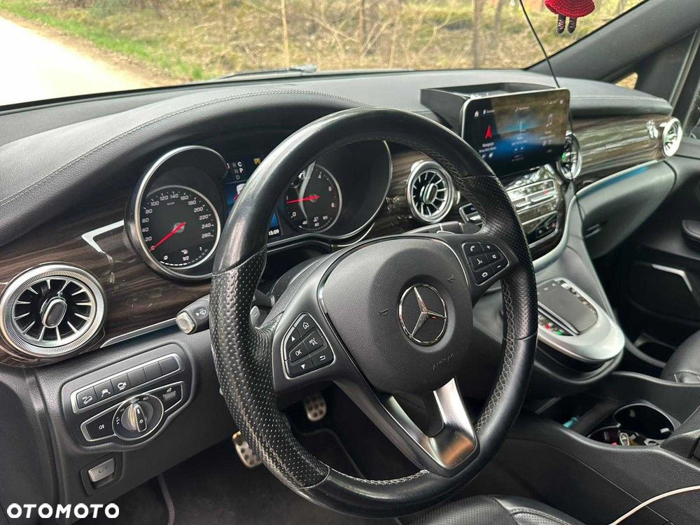 Mercedes-Benz Klasa V - 6