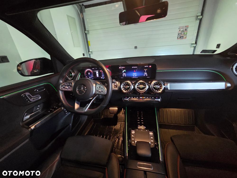 Mercedes-Benz GLB 250 4-Matic AMG Line 8G-DCT - 33