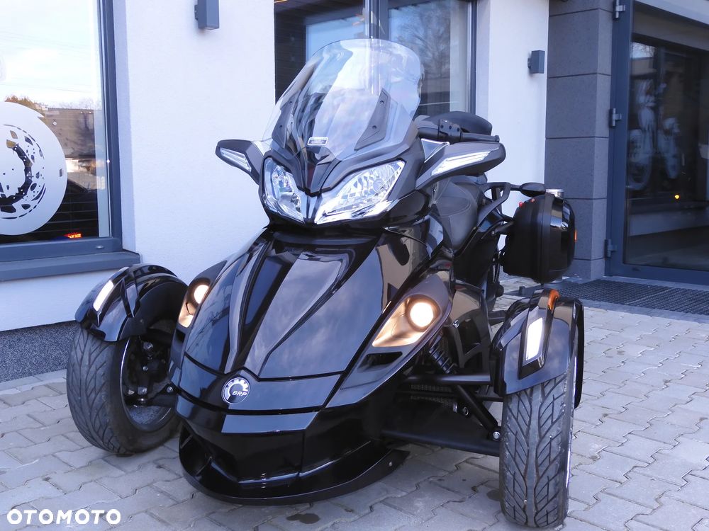Can-Am Spyder - 24