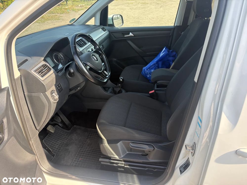 Volkswagen Caddy - 10