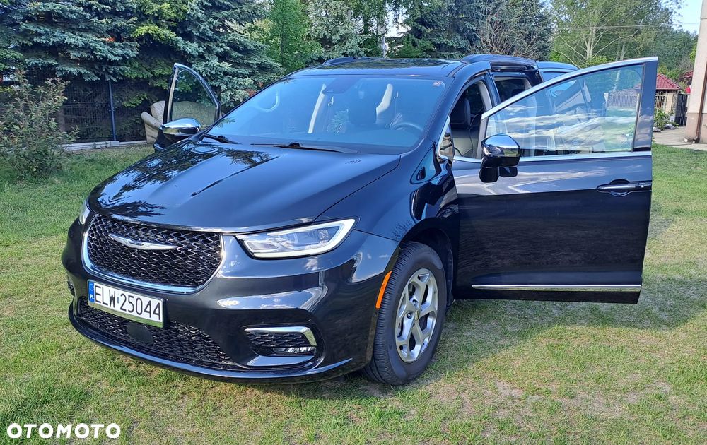 Chrysler Pacifica - 3