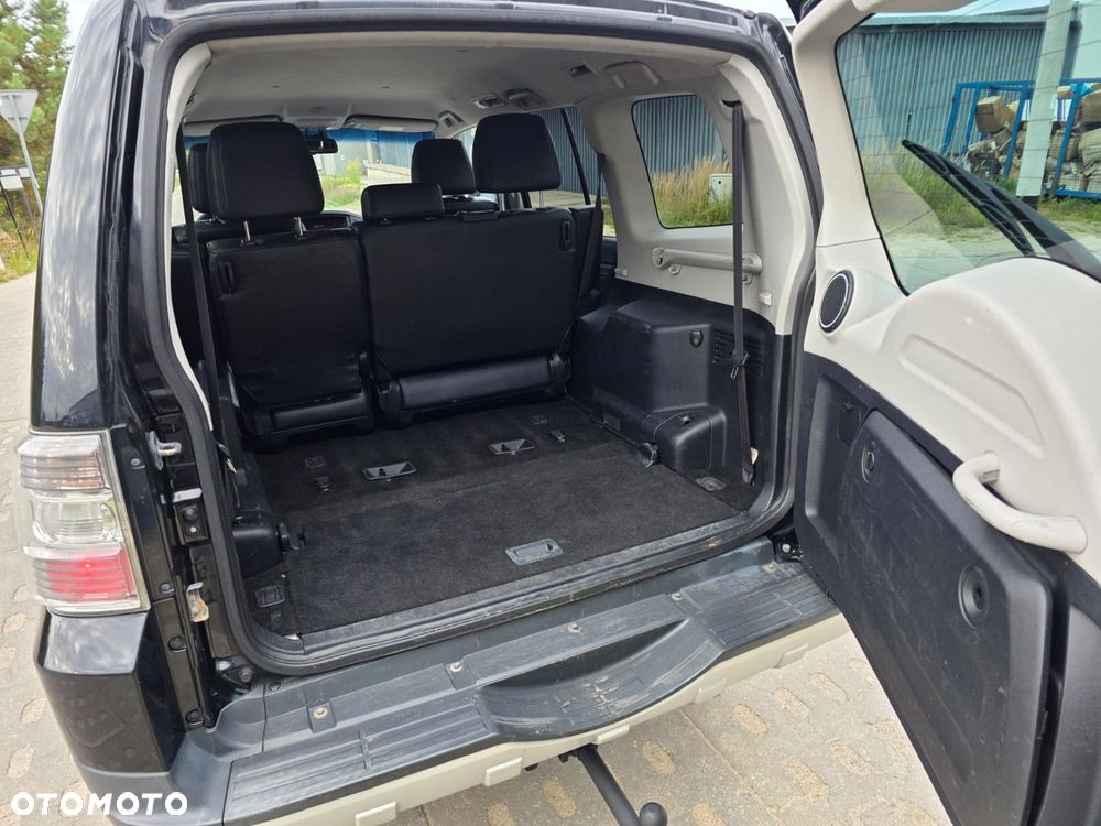 Mitsubishi Pajero - 10