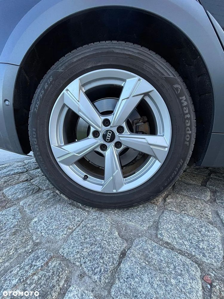 Audi A6 Allroad - 32