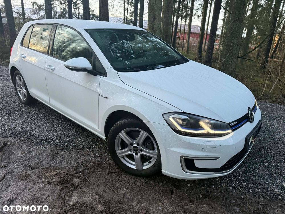 Volkswagen Golf - 1