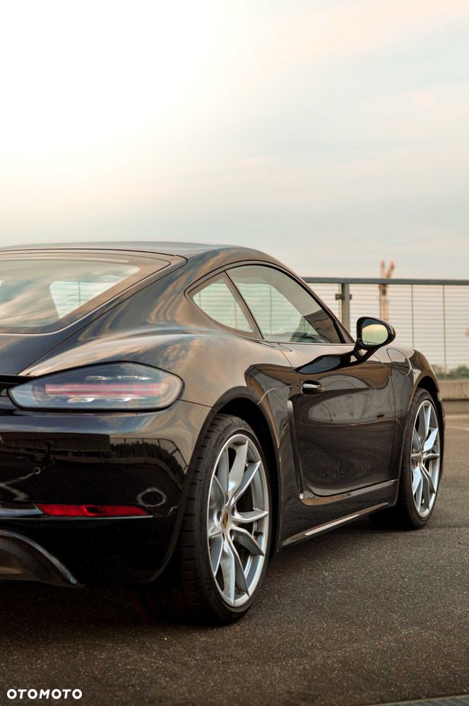 Porsche 718 Cayman - 7