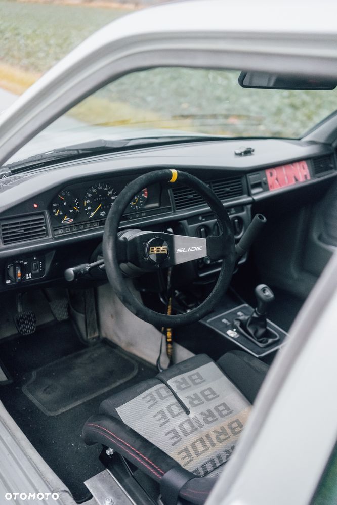 Mercedes-Benz W201 (190) - 9