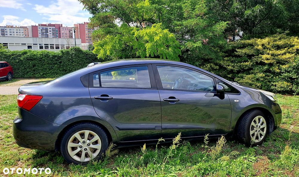 Kia Rio - 3