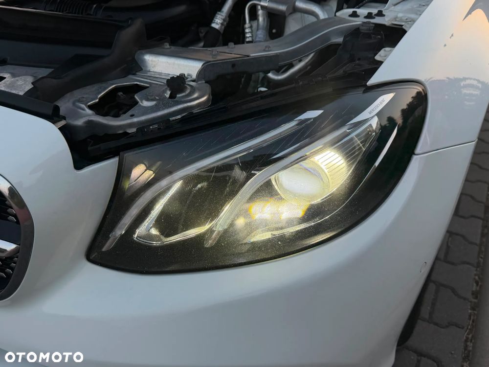Mercedes-Benz Klasa E 220 d 4Matic 9G-TRONIC Avantgarde - 35