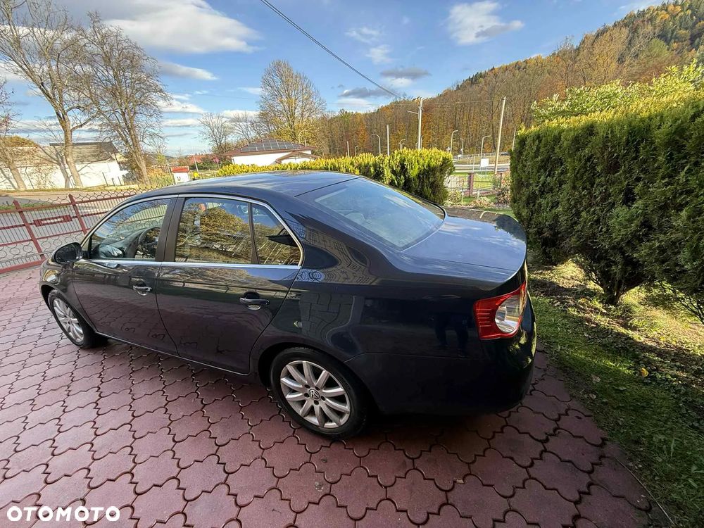 Volkswagen Jetta 1.9 TDI Comfortline - 9