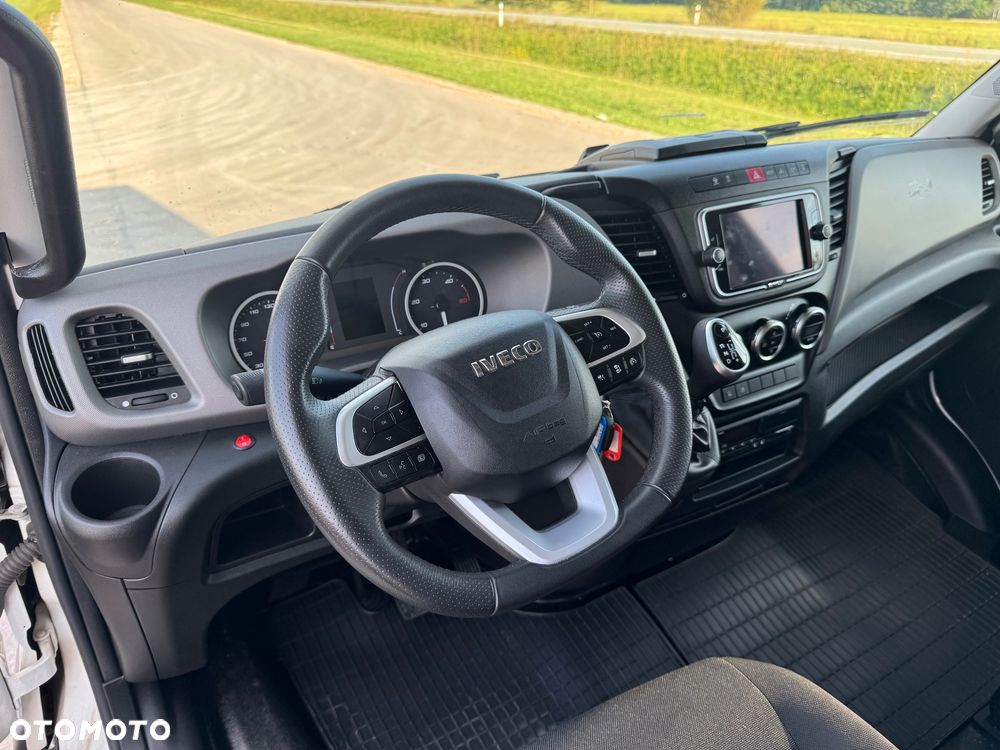 Iveco Daily 2023r Hi-Matic‼️72C18H ‼️3.0 // Winda składana pod spodem Bar 1500KG // Plandeka 16 Palet 2x Firanka + Dach zsuwany + drzwi z tyłu Najnowsze TACHO G2V2 ‼️Wysokość rampowa Full LED Tempomat Aktywny ACC Salon Polska  6.50mx2.47mx2.80m DMC7200KG Faktura Vat 23 - 6