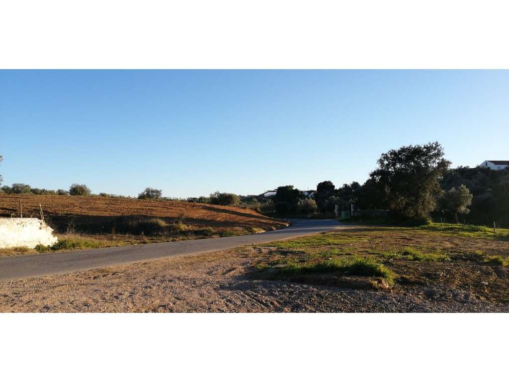 Terreno com 10000 m2 próximo da Vila de Redondo - Grande imagem: 4/8