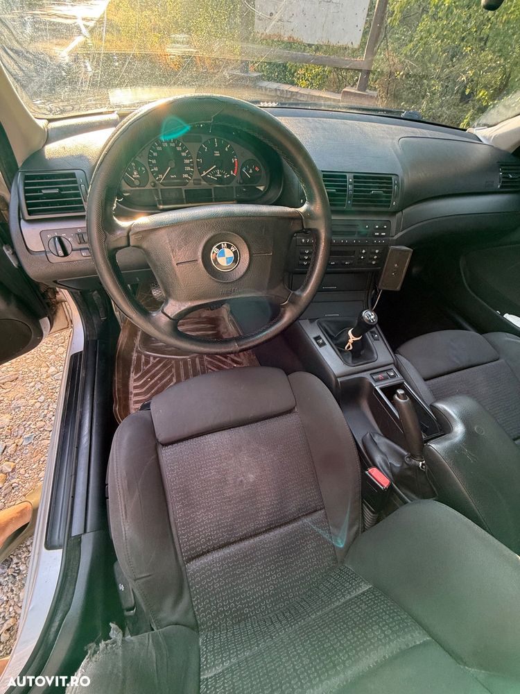 BMW Seria 3 318d Touring - 21