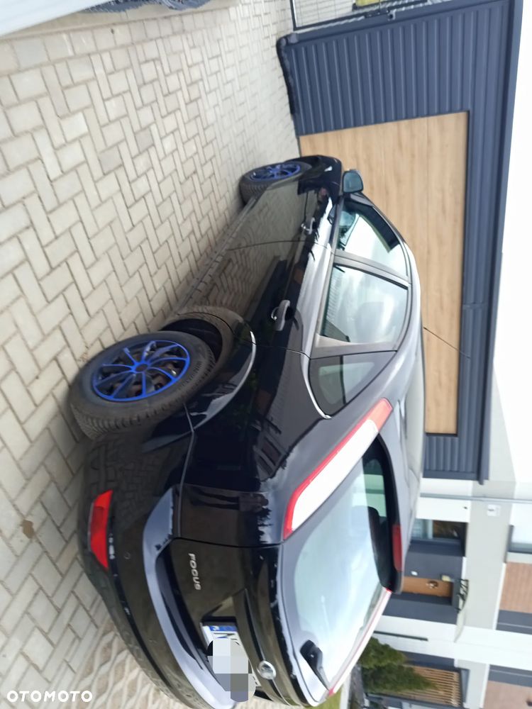 Ford Focus 1.4 Ambiente - 2