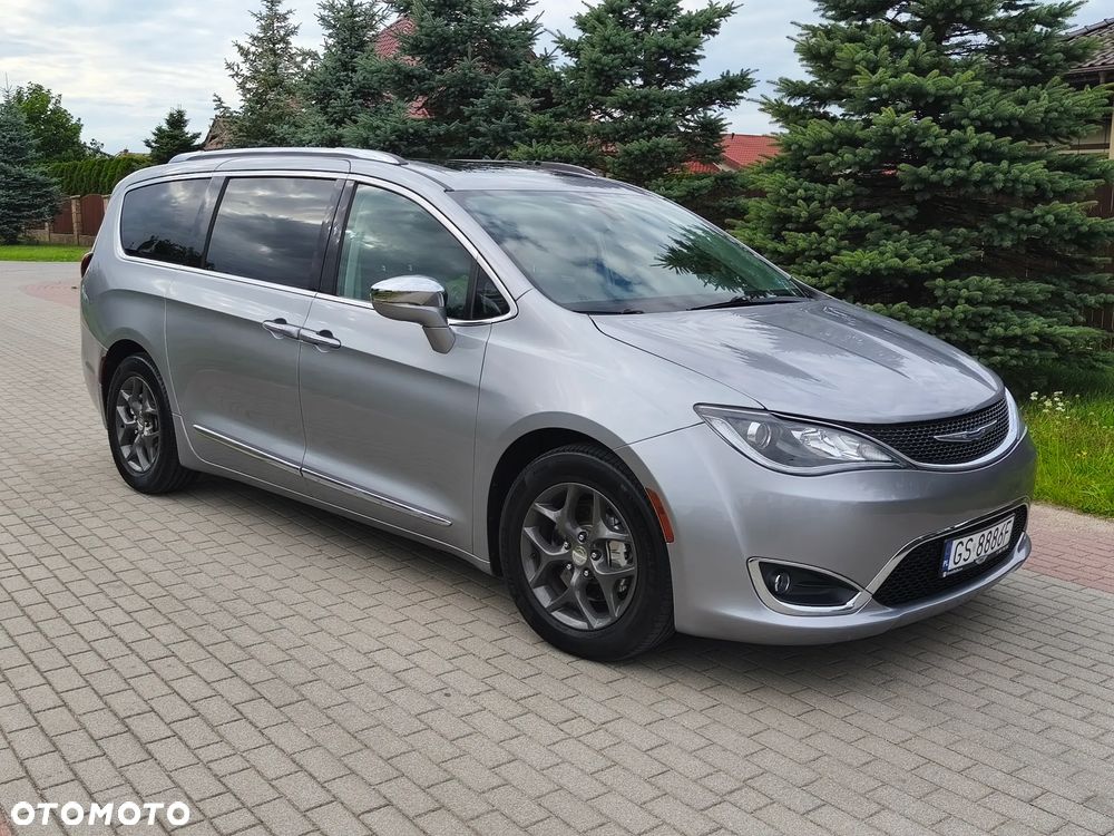Chrysler Pacifica - 11