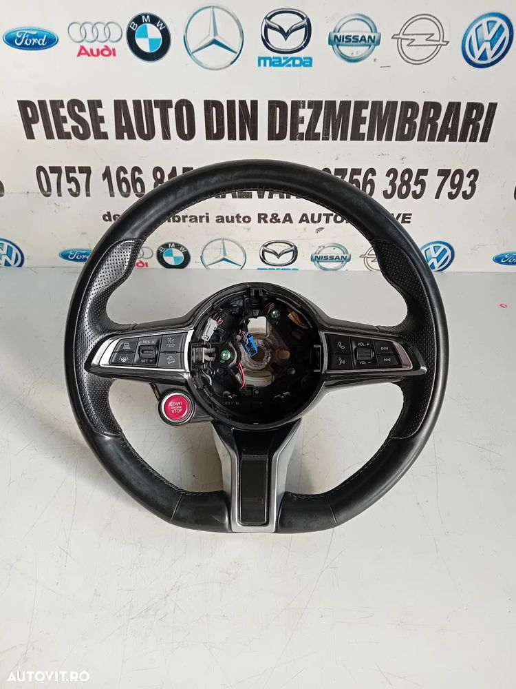 Volan Din Piele Cu Comenzi Alfa Stelvio Giulia Quadrifoglio Original Stare Foarte Buna An 2017-2022 - 1