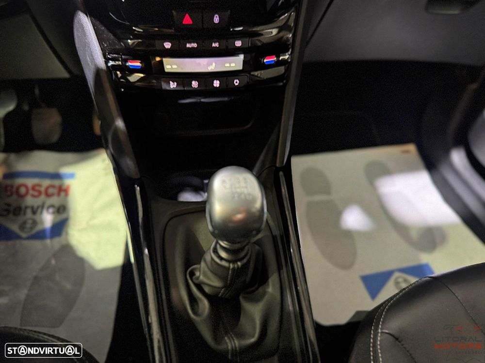 Peugeot 2008 PureTech 130 Allure - 29