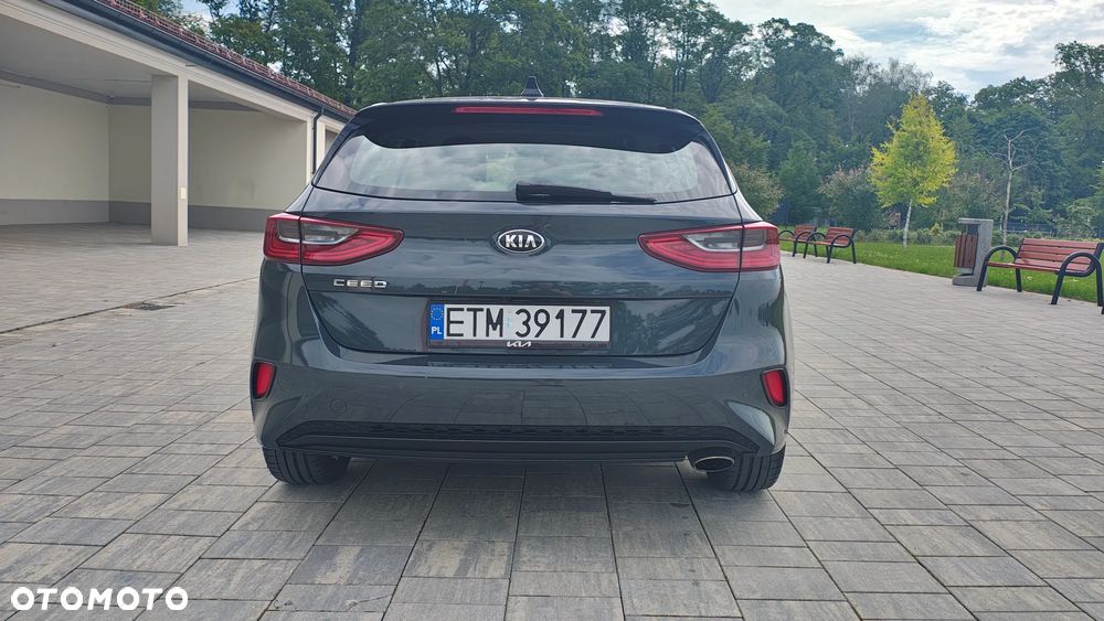 Kia Ceed 1.4 L - 9