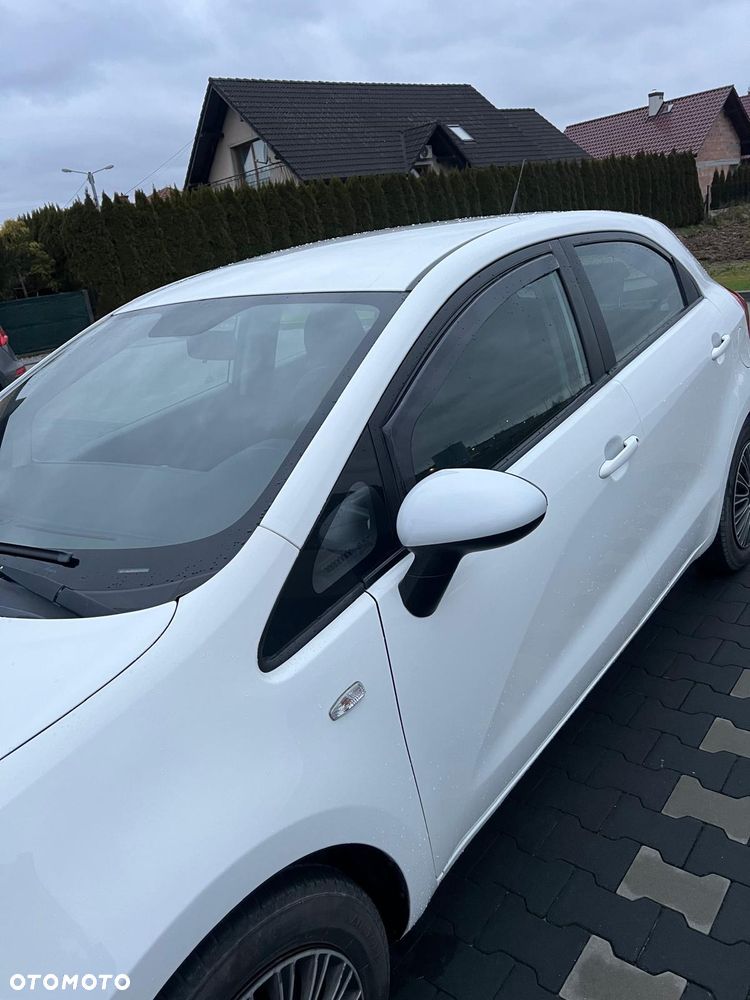 Kia Rio 1.1 crdi M - 14