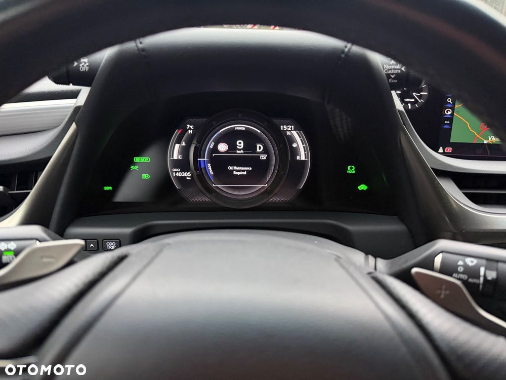 Lexus ES 300h F Sport - 11