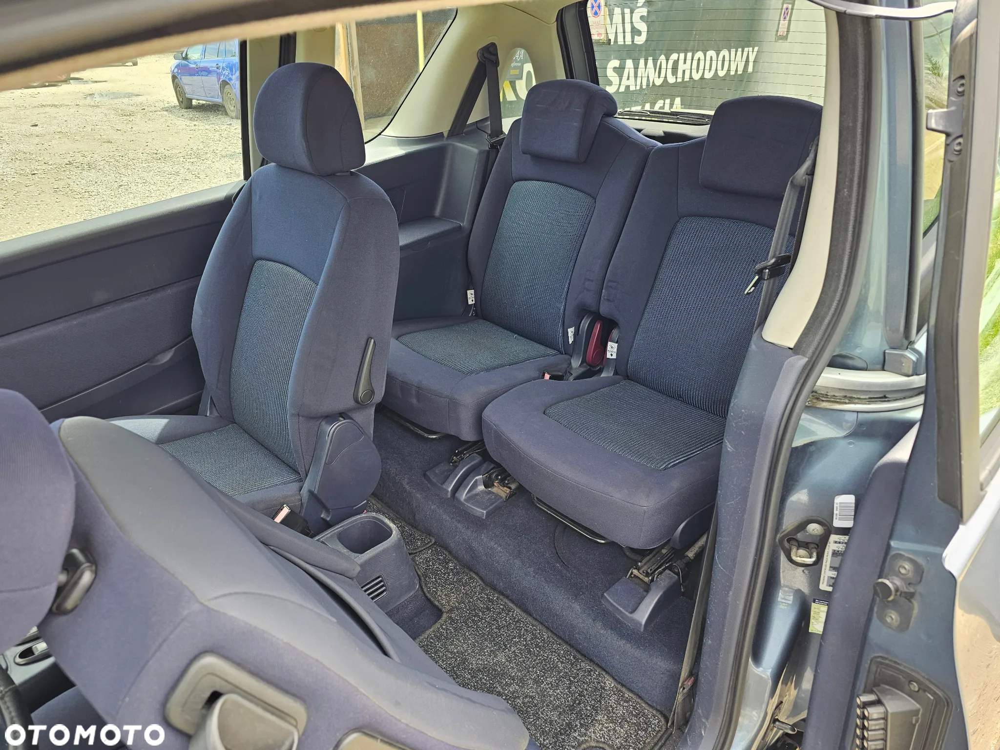 Peugeot 1007 - 13