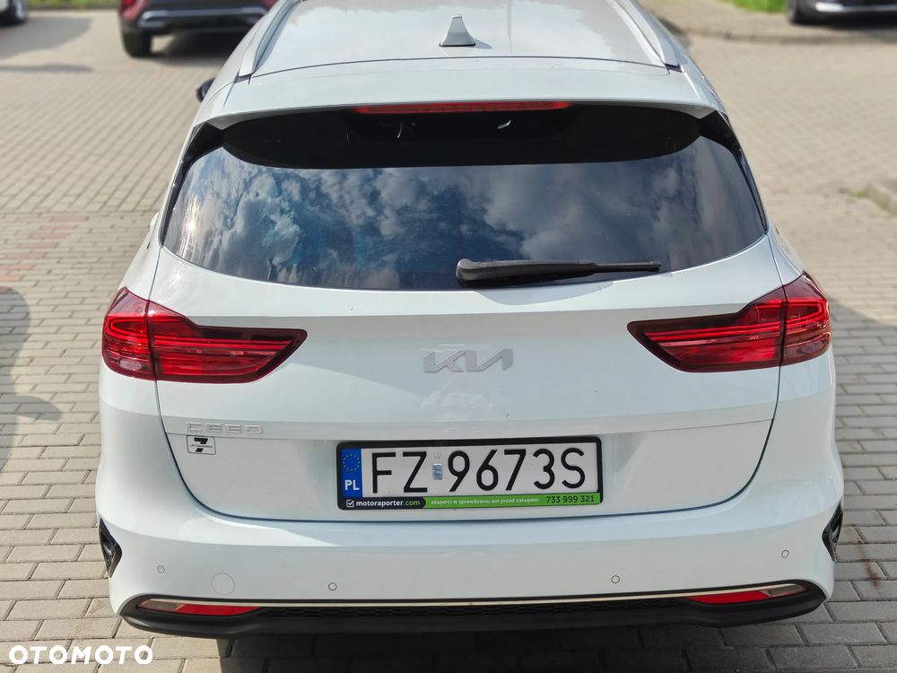 Kia Ceed - 8