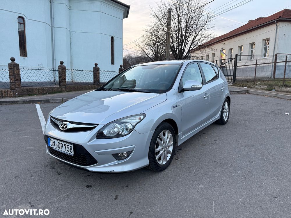 Hyundai i30 CW 1.6 CRDI GL Comfort - 1