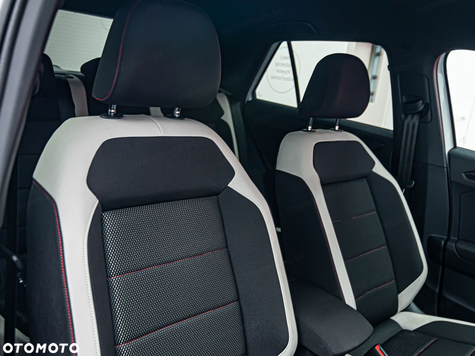 Volkswagen T-Roc 1.5 TSI ACT Premium - 8