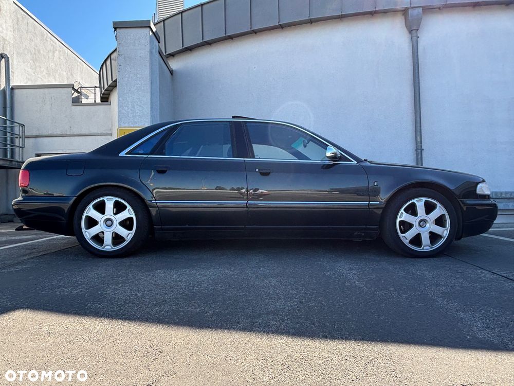 Audi S8 - 4