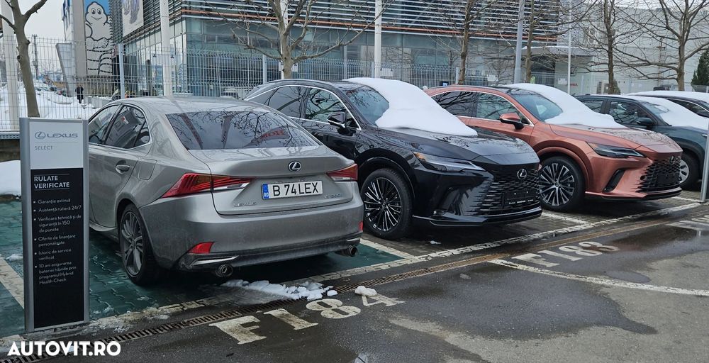 Lexus Seria IS 300h Executive Plus - 6