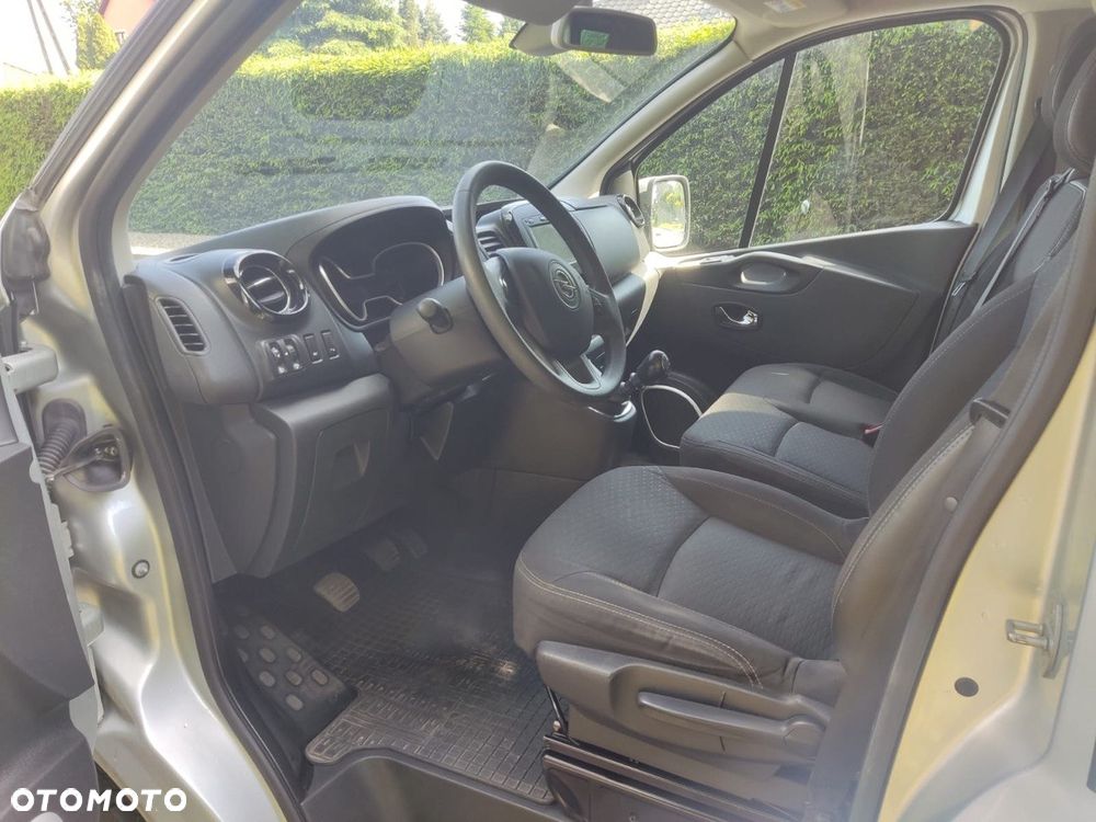 Opel Vivaro - 2