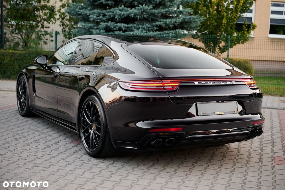 Porsche Panamera 4S - 10